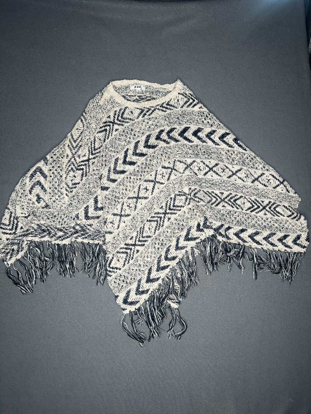 Women's BB Dakota Poncho Knit Sweater 1SZ Off-White & Black Boho Style
